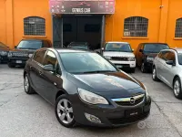 Usata Opel Astra Cosmo 140 CV (102 kW) 2012 Grigio Berlina