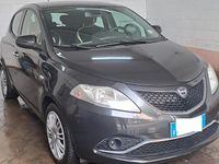 Usata Lancia Ypsilon 70 CV (51 kW) 2017 Grigio Utilitaria