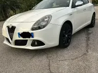 Usata Alfa Romeo Giulietta Distinctive 120 CV (88 kW) 2012 Bianco Utilitaria
