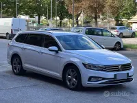 Begagnad VW Passat 122 HK (89 kW) 2022 Vit Kombi