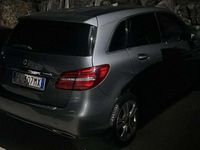 Usata Mercedes B180 Business 109 CV (80 kW) 2017 Argento Monovolume
