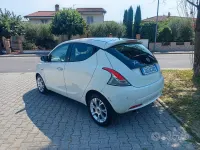 Usata Lancia Ypsilon Gold 69 CV (50 kW) 2016 Bianco Utilitaria