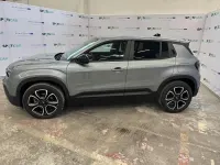 Usado Jeep Avenger EV Altitude 114 kW (156 CV) 2025 Gris SUV