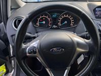 Usata Ford Fiesta 95 CV (69 kW) 2017 Gray Berlina