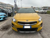Usata Kia XCeed 140 CV (102 kW) 2019 Oro SUV