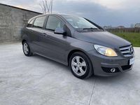 Usata Mercedes B180 Premium 109 CV (80 kW) 2011 Grigio Monovolume