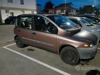 Usata Fiat Multipla 103 CV (75 kW) 2001 Grigio Monovolume