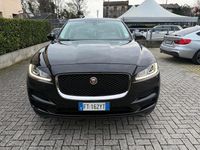 Begagnad Jaguar F-Pace Prestige 180 HK (132 kW) 2019 Svart SUV