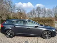 Usata Volvo V60 R-Design 120 CV (88 kW) 2016 Grigio Station wagon