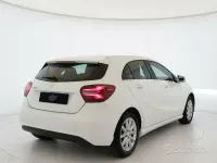 Usata Mercedes A180 109 CV (80 kW) 2017 Bianco Utilitaria