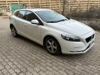 Usata Volvo V40 Momentum 120 CV (88 kW) 2017 Bianco Berlina