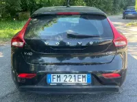 Usata Volvo V40 Kinetic 120 CV (88 kW) 2017 Nero Berlina