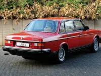 Usata Volvo 240 110 CV (80 kW) 1986 Rosso Berlina