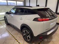 Usata Peugeot 2008 Allure 101 CV (74 kW) 2024 Bianco SUV