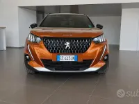 Usata Peugeot 2008 GT-line 131 CV (96 kW) 2020 Arancione SUV