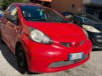 Usata Toyota Aygo 68 CV (50 kW) 2006 Rosso Utilitaria