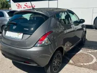 Usata Lancia Ypsilon Gold 69 CV (50 kW) 2022 Grigio Utilitaria