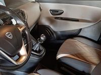 Usata Lancia Ypsilon Platinum 80 CV (58 kW) 2016 Grigio Utilitaria