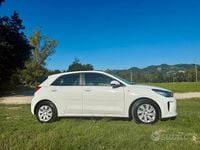 Usata Kia Rio Active 84 CV (61 kW) 2018 Bianco Berlina