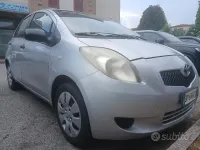 Usata Toyota Yaris Sol 69 CV (50 kW) 2008 Grigio Utilitaria