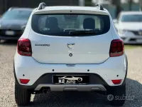 Usata Dacia Sandero Stepway 90 CV (66 kW) 2017 Bianco Berlina