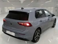 Usata VW Golf VIII Style 150 CV (110 kW) 2023 Mondsteingrau Berlina