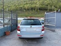Käytetty Skoda Octavia Executive 105 HP (77 kW) 2014 Harmaa Viistoperä