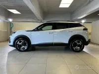 Usata Peugeot 2008 Allure 102 CV (75 kW) 2024 Bianco SUV