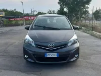 Usata Toyota Yaris Lounge 90 CV (66 kW) 2012 Grigio Utilitaria
