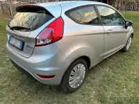 Usata Ford Fiesta 75 CV (55 kW) 2015 Grigio Utilitaria