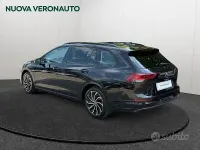Usata VW Golf VIII Life 116 CV (85 kW) 2022 Nero Station wagon
