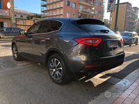Usata Maserati Levante GranLusso 250 CV (183 kW) 2018 Grigio SUV