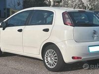 Usata Fiat Punto Street 69 CV (50 kW) 2014 Bianco Utilitaria