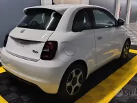 Usata Fiat 500e La Prima 42 kW (58 CV) 2021 Bianco Utilitaria