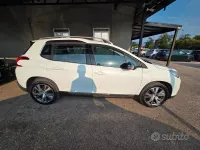 Usata Peugeot 2008 Allure 115 CV (84 kW) 2014 Bianco SUV