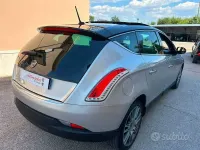 Usata Lancia Delta Platinum 190 CV (139 kW) 2011 Grigio Utilitaria
