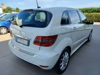 Usata Mercedes B200 140 CV (102 kW) 2009 Bianco Monovolume
