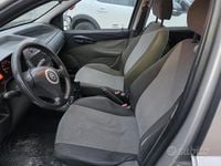Usata Fiat Punto 69 CV (50 kW) 2005 Grigio Berlina