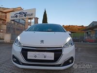 Usata Peugeot 208 Active 102 CV (75 kW) 2019 Bianco Utilitaria