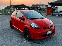 Usata Toyota Aygo 54 CV (39 kW) 2006 Rosso Utilitaria