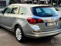 Usata Opel Astra Cosmo 131 CV (96 kW) 2013 Grigio Station wagon