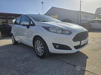 Usata Ford Fiesta 95 CV (69 kW) 2013 Bianco Berlina