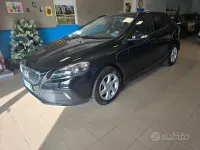 Usata Volvo V40 CC Plus 120 CV (88 kW) 2018 Nero Station wagon