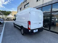 Usata Ford Transit 131 CV (96 kW) 2022 Bianco frozen Furgone