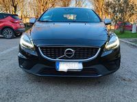 Usata Volvo V40 120 CV (88 kW) 2018 Nero Station wagon