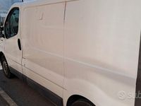 Usata Opel Vivaro 100 CV (73 kW) 2007 Bianco Monovolume