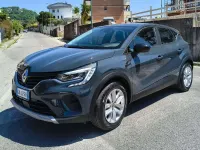 Usata Renault Captur Equilibre 101 CV (74 kW) 2023 Blu/azzurro SUV