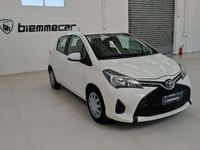 Usata Toyota Yaris Lounge 69 CV (50 kW) 2016 Bianco Berlina