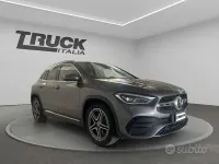 Usata Mercedes GLA200 Premium 150 CV (110 kW) 2022 Grigio montagna metallizzato SUV