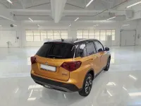 Usata Suzuki Vitara 102 CV (75 kW) 2023 Oro SUV